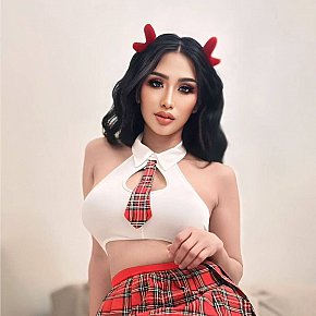 Angela escort in Dubai offers Pompino senza preservativo services