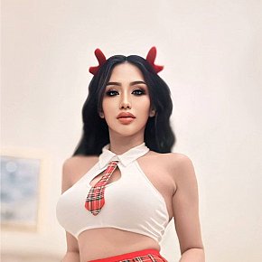 Angela escort in Dubai offers Pompino senza preservativo services