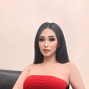 Angela escort in Dubai offers Pompino senza preservativo services