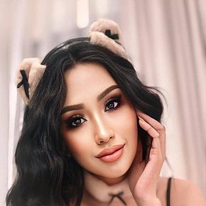 Angela escort in Dubai offers Pompino senza preservativo services
