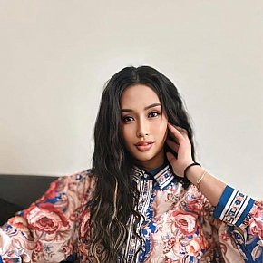 Angela escort in Dubai offers Pompino senza preservativo services