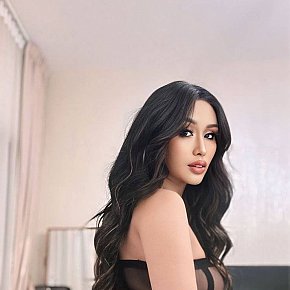 Angela escort in Dubai offers Pompino senza preservativo services