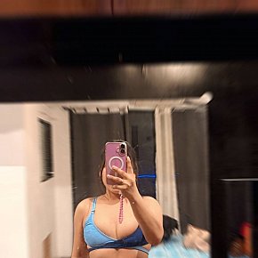 Mikay escort in Singapore City offers Masaj Senzual Integral services
