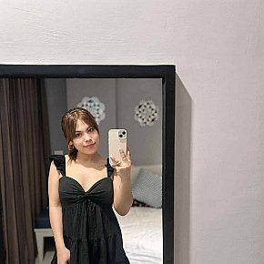 Mikay escort in Singapore City offers Masaj Senzual Integral services