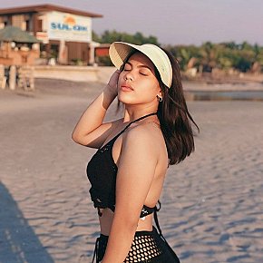 Mikay escort in Singapore City offers Masaj Senzual Integral services