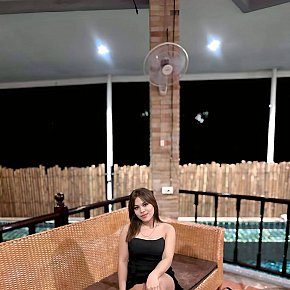 Mikay escort in Singapore City offers Masaj Senzual Integral services