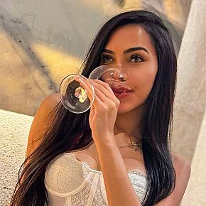 Madison Completamente Naturale escort in London offers Girlfriend Experience (GFE) services