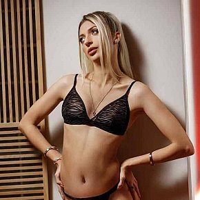 Molly Entièrement Naturelle escort in London offers Experience 