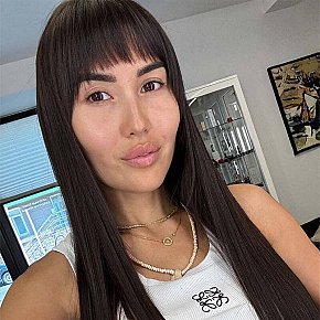 Carrie Entièrement Naturelle escort in London offers Experience 