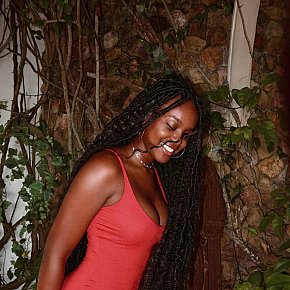 Estar escort in Kampala offers Küssen services