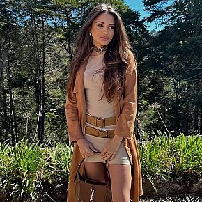 Joneva Completamente Natural escort in London offers Experiência com garotas (GFE) services
