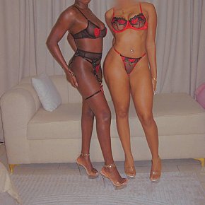 Threesome-sx escort in Kampala offers Sexo anal services