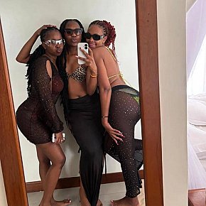 Threesome-sx escort in Kampala offers Lesbian Sex Games services