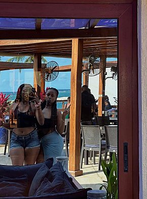 Threesome-sx escort in Kampala offers Sexo anal services