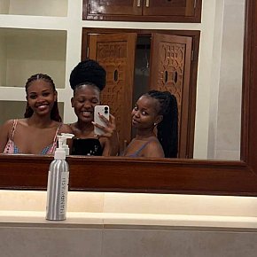 Threesome-sx escort in Kampala offers Lesbian Sex Games services