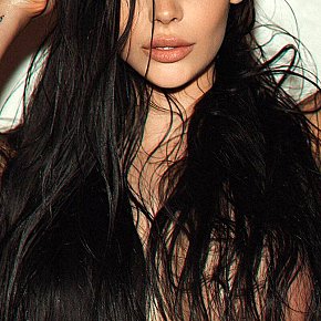 Aleja Completamente Naturale escort in London offers Girlfriend Experience (GFE) services