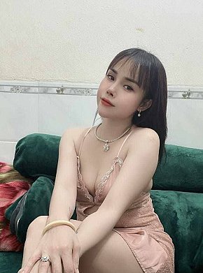 Anna escort in Singapore City offers Cum on Face services