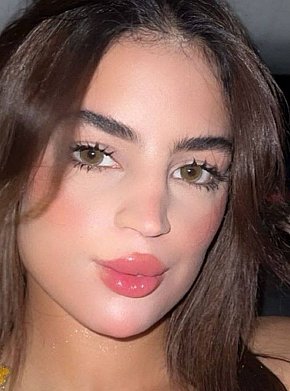 Sakina escort in Riyadh offers Full Body Sensual Massage services