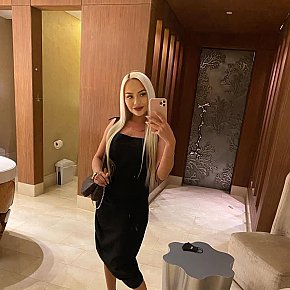 Arina Vip Escort escort in Dubai offers Intimmassage services