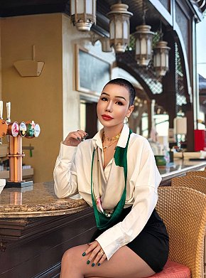 Hanna escort in Abu Dhabi