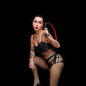 Hanna escort in Abu Dhabi