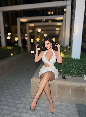 Abir Modelo/Ex-modelo escort in Dubai offers Massagem erótica services