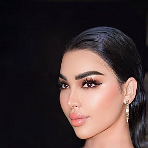 Abir Modelo/Ex-modelo escort in Dubai offers Massagem erótica services