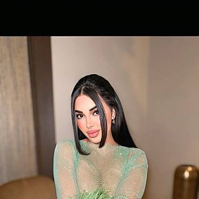 Abir Modelo/Ex-modelo escort in Dubai offers Massagem erótica services