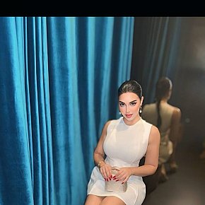 Abir Modelo/Ex-modelo escort in Dubai offers Massagem erótica services