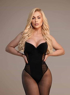 Ingrid Modella/Ex-modella escort in Dubai offers Bacio services