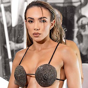 Gracie Completamente Naturale escort in London offers Girlfriend Experience (GFE) services