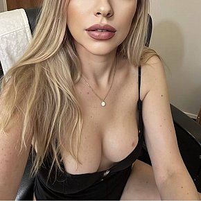Emily-White Completamente Natural escort in  offers sexo oral com preservativo services