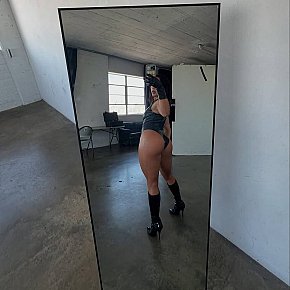 Samantha Fitness Girl escort in Brampton offers Ins Gesicht spritzen services
