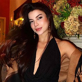 Morena Sin Operar escort in London offers Experiencia de Novia (GFE)
 services