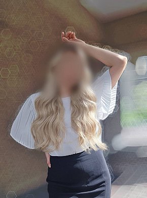 Joie Completamente Natural escort in London offers Experiência com garotas (GFE) services