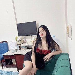 Hina escort in Abu Dhabi