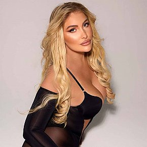 Camilla Completamente Naturale escort in London offers Girlfriend Experience (GFE) services