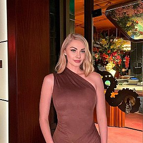 Blythe escort in  offers Garganta profunda
 services