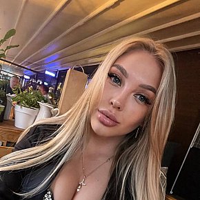 Dolly escort in 