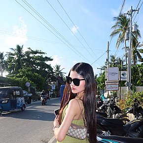 Miles escort in Singapore City offers Experiencia de Novia (GFE)
 services