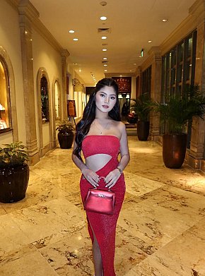 Babygirl-Miles escort in Manila offers Web cam services