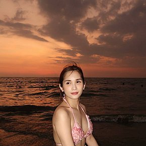 Astrid Completamente Natural escort in Manila offers Experiência com garotas (GFE) services