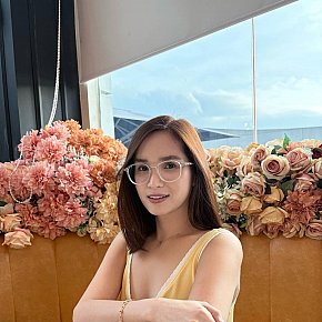 Astrid Completamente Natural escort in Manila offers Experiência com garotas (GFE) services