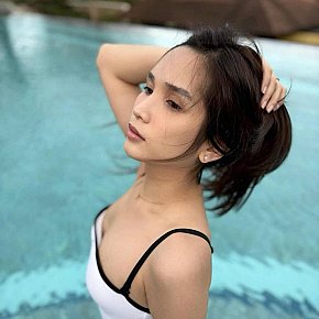 Astrid Completamente Natural escort in Manila offers Experiência com garotas (GFE) services