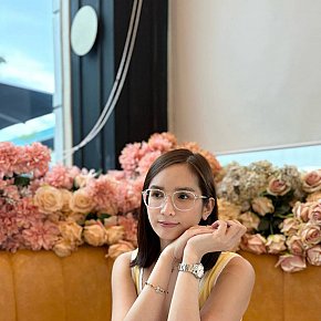 Astrid Completamente Natural escort in Manila offers Experiência com garotas (GFE) services