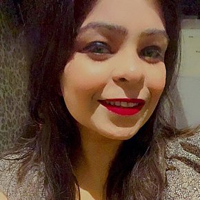 Ridhi escort in New Delhi offers Ganzkörpermassage services