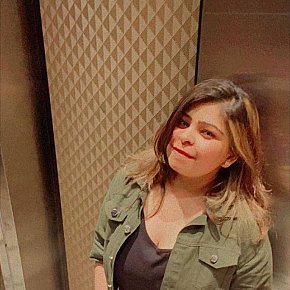 Ridhi escort in New Delhi offers Ganzkörpermassage services