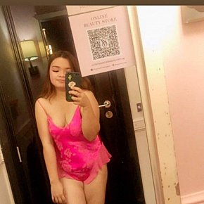 Tricia Pequeña Y Delgada escort in Chennai offers Experiencia de Novia (GFE)
 services