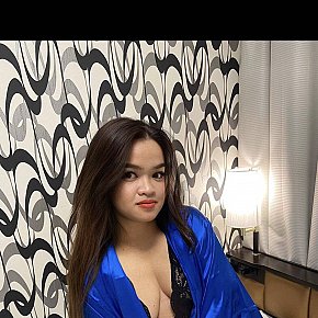 Tricia Pequeña Y Delgada escort in Chennai offers Experiencia de Novia (GFE)
 services