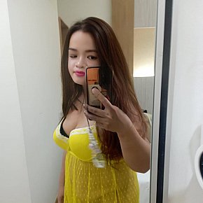 Tricia Pequeña Y Delgada escort in Chennai offers Experiencia de Novia (GFE)
 services